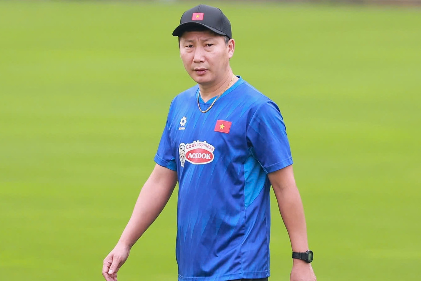 HLV Kim Sang Sik lo sốt vó trước đại chiến Malaysia | OK9 - Zino